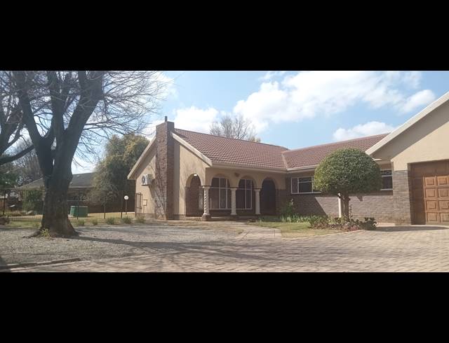 4 BEDROOM FREESTANDING FOR SALE IN NESERHOF